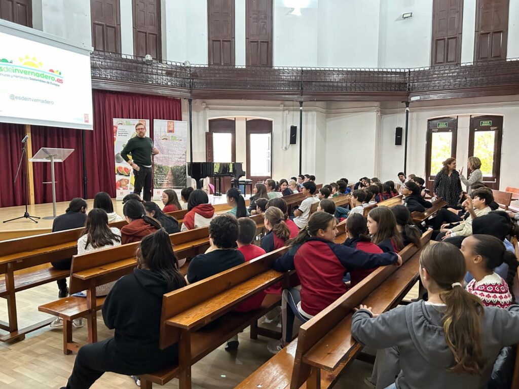 Invernaderos solares tour educativo con Daniel del Toro